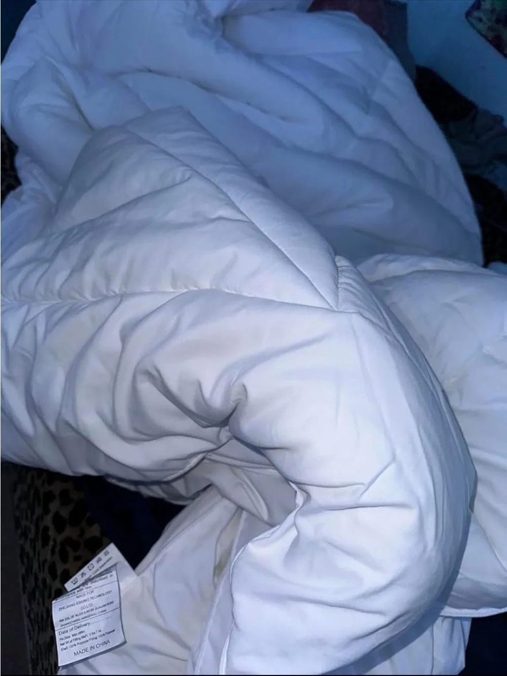 Queen White Plush Down Alternative Comforter